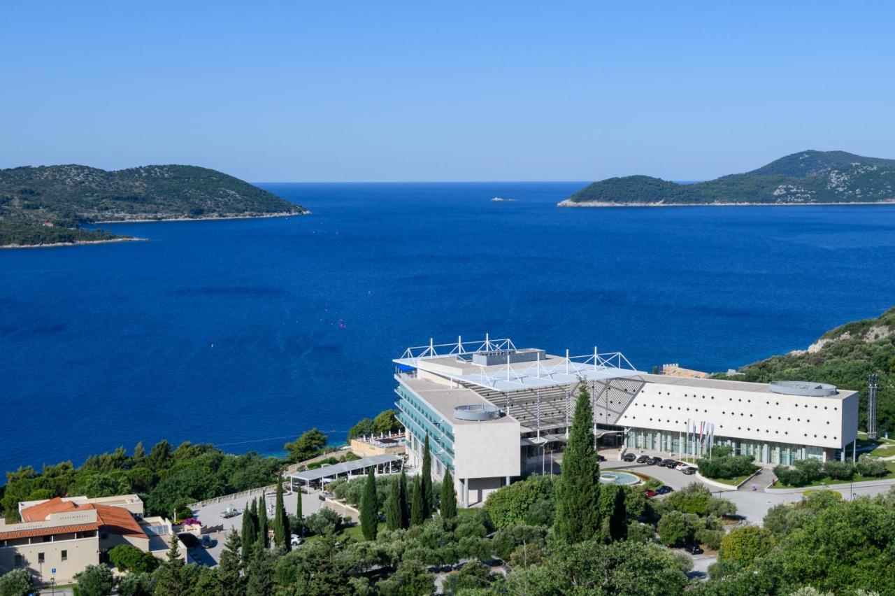Apartment Mario - Veliki Stan Za Odmor - Terasa- Vrt - Bazen - Pogled More, Izoliran Орашац Екстериор снимка