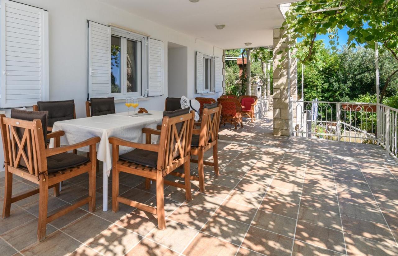 Apartment Mario - Veliki Stan Za Odmor - Terasa- Vrt - Bazen - Pogled More, Izoliran Орашац Екстериор снимка