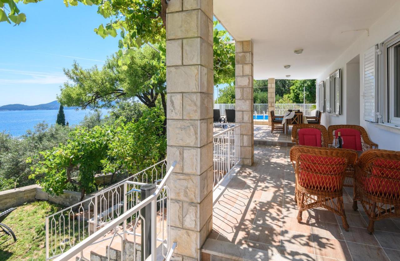 Apartment Mario - Veliki Stan Za Odmor - Terasa- Vrt - Bazen - Pogled More, Izoliran Орашац Екстериор снимка