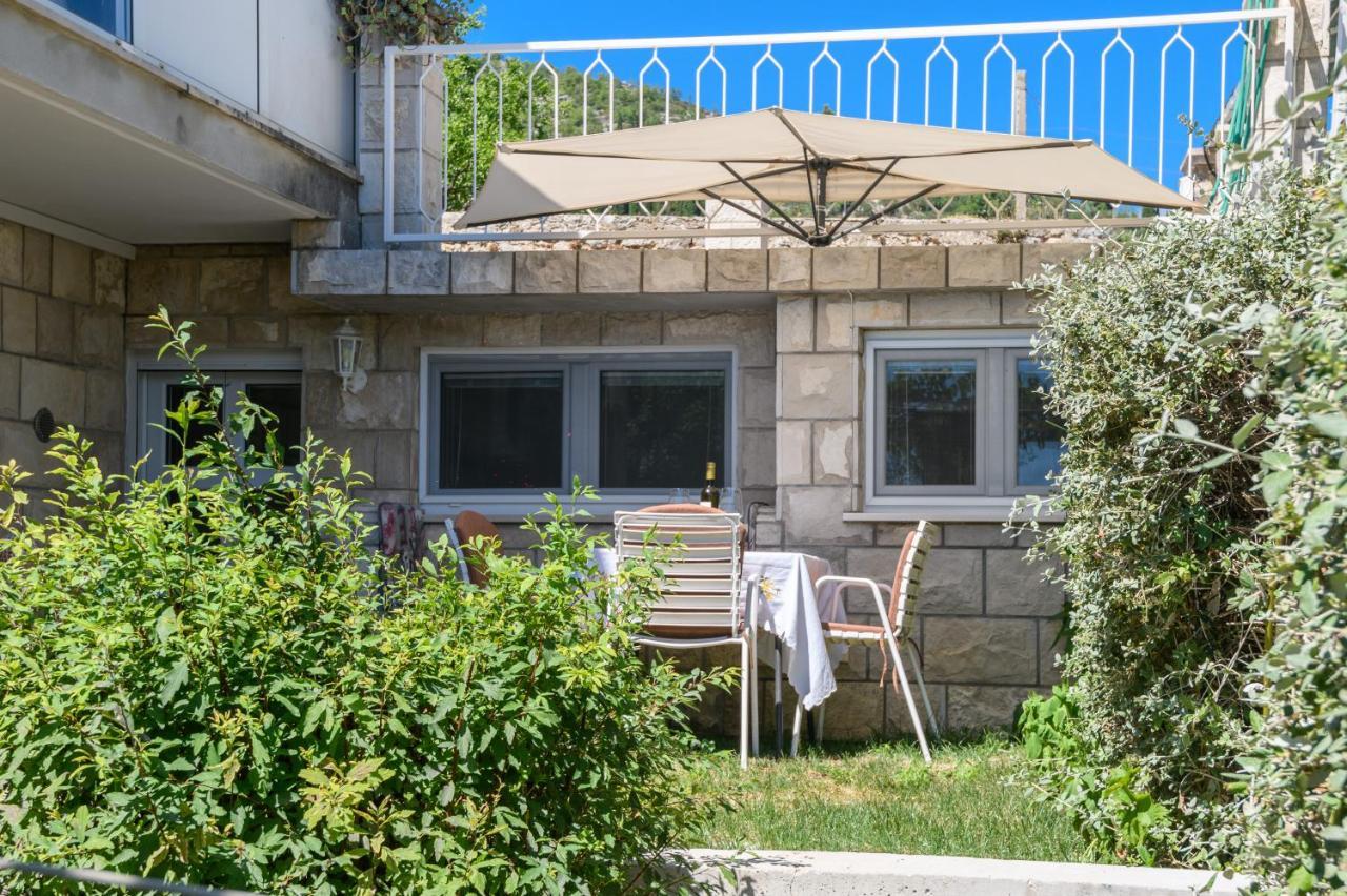 Apartment Mario - Veliki Stan Za Odmor - Terasa- Vrt - Bazen - Pogled More, Izoliran Орашац Екстериор снимка